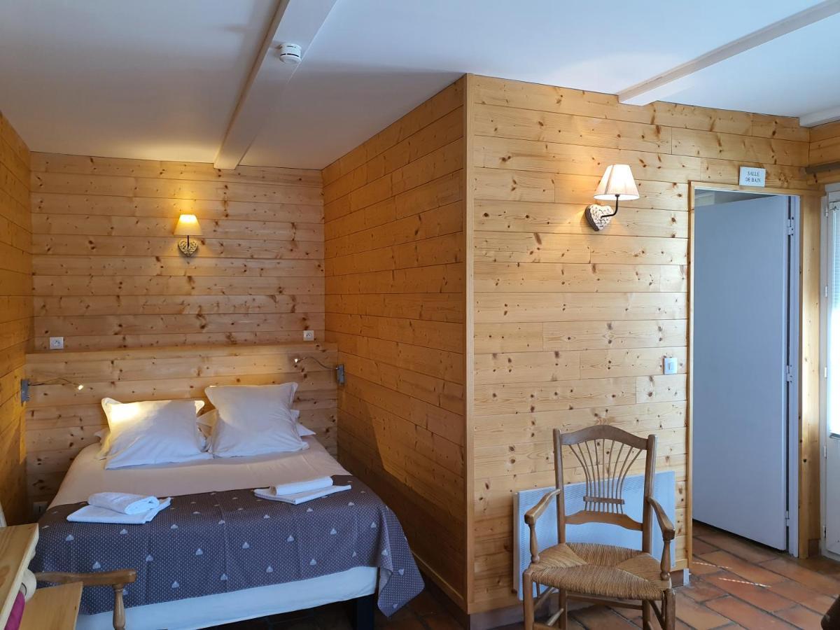 Logis Hotel Restaurant L'Escarbille Saint-Martin-dʼArdèche Екстериор снимка