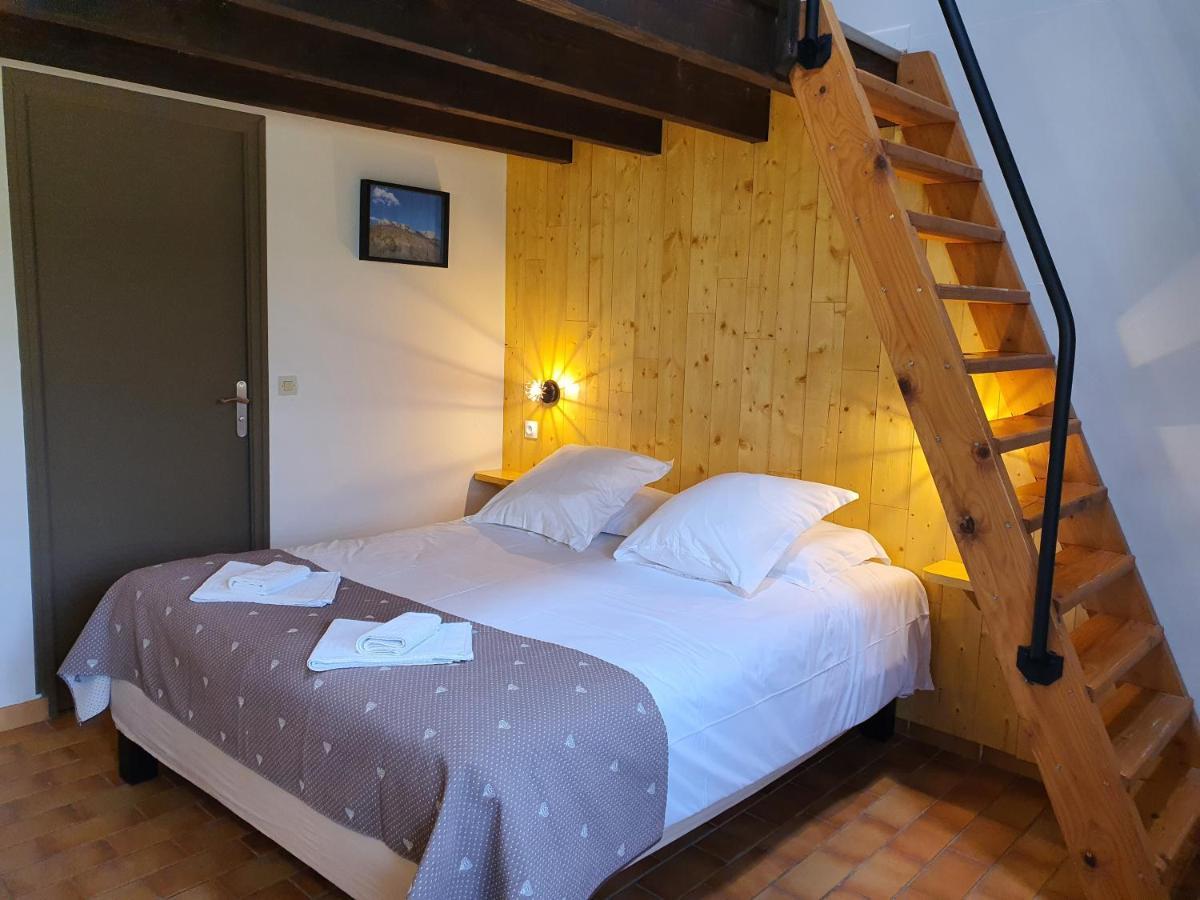 Logis Hotel Restaurant L'Escarbille Saint-Martin-dʼArdèche Екстериор снимка