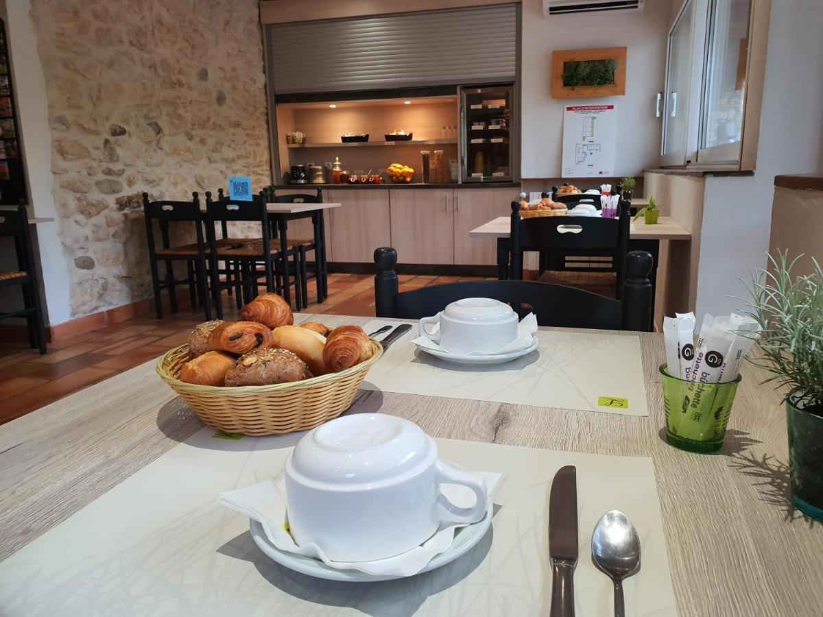 Logis Hotel Restaurant L'Escarbille Saint-Martin-dʼArdèche Екстериор снимка